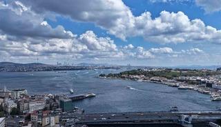 İstanbul&rsquo;da g&uuml;n boyu s&uuml;ren bulutların ge&ccedil;işi g&ouml;r&uuml;nt&uuml;lendi