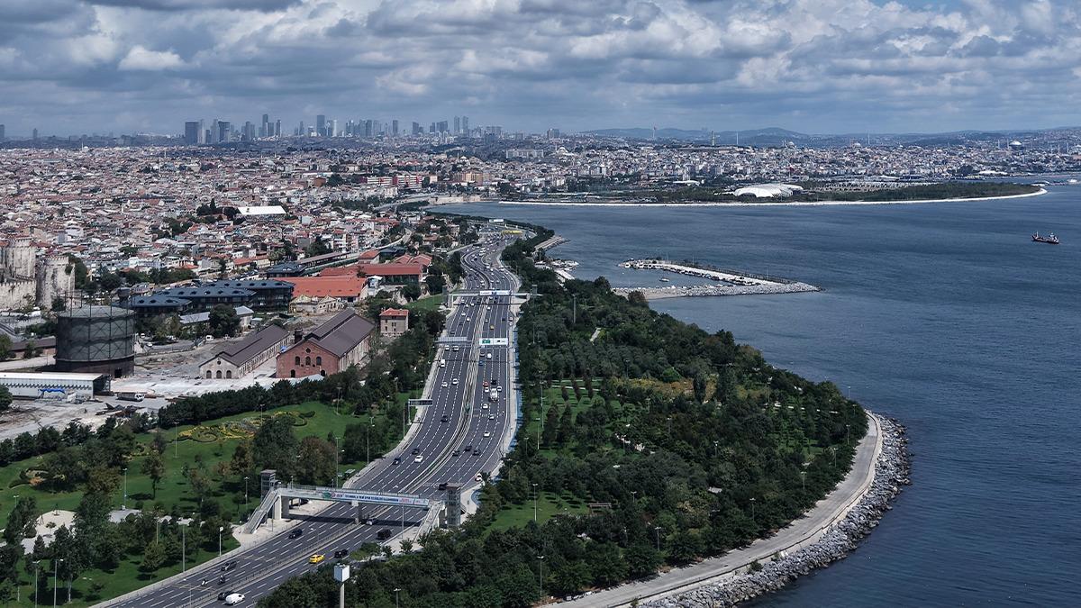 İstanbul'un üstünü tamamen kapladı: Gün boyu sürdü…