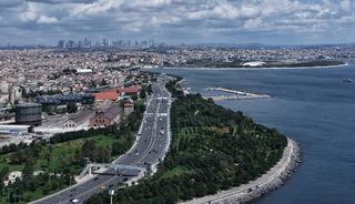İstanbul'un &uuml;st&uuml;n&uuml; tamamen kapladı: G&uuml;n boyu s&uuml;rd&uuml;!