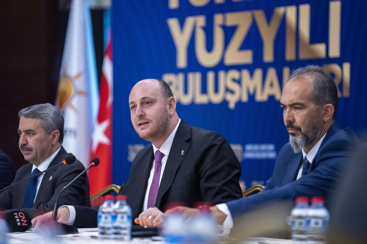 AK Parti&rsquo;den erken se&ccedil;im tartışmalarına yanıt! Erdoğan&rsquo;ın adaylığı i&ccedil;in dikkat &ccedil;eken s&ouml;zler: &ldquo;Teknik tarih d&uuml;zenlemesi yapılabilir&rdquo; 1