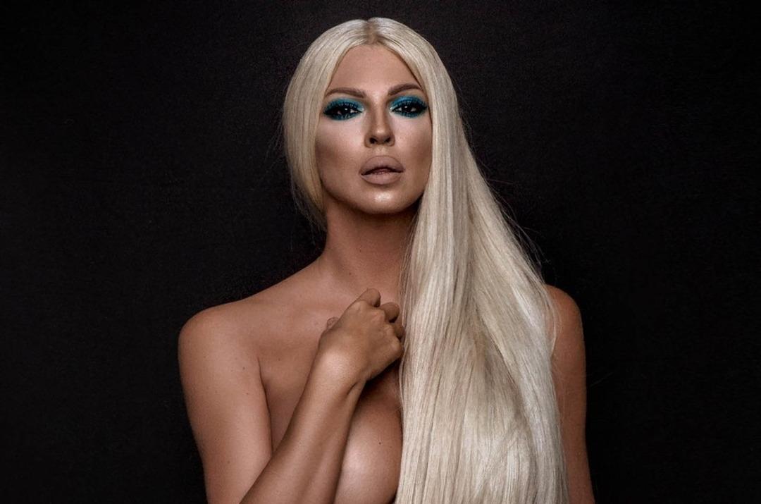Jelena Karleusa hayvan hakları i&ccedil;in soyundu!