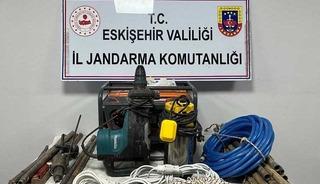 Eskişehir&rsquo;de ka&ccedil;ak kazı yapan 5 ş&uuml;pheli su&ccedil;&uuml;st&uuml; yakalandı