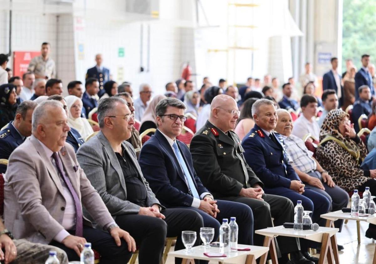 İlk Türk astronot Alper Gezeravcı yeni rütbelerini taktı 2