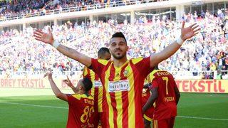 Bursaspor Aytaç Kara ile 2+1 yıllık anlaşma sağladı