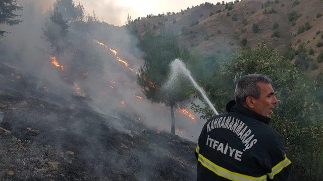 Sıcaktan patlayan trafolar, yangına neden oldu