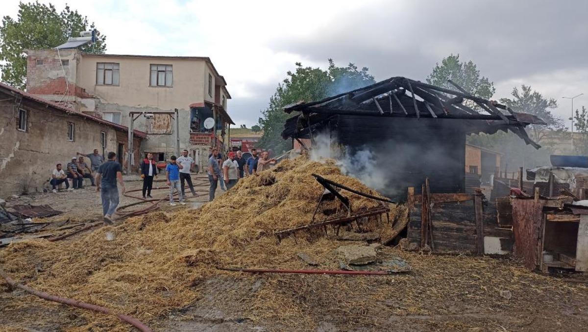 Samsun da ambarda yangın: 7 ton buğday k&uuml;le d&ouml;nd&uuml; 1