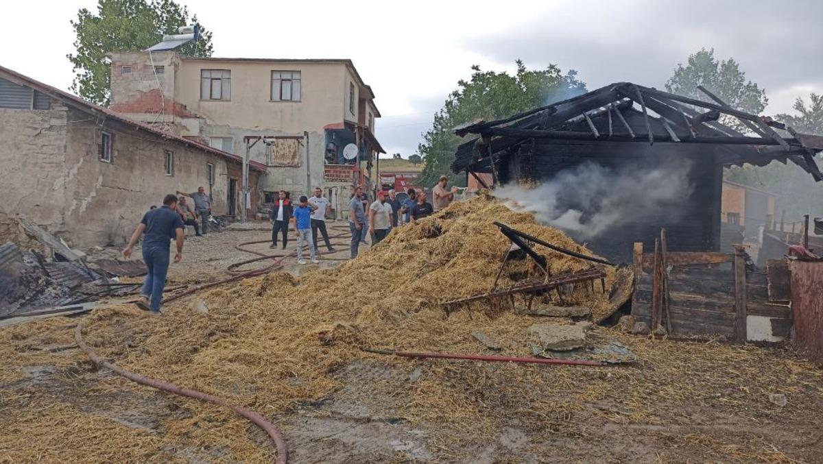 Samsun da ambarda yangın: 7 ton buğday k&uuml;le d&ouml;nd&uuml; 2