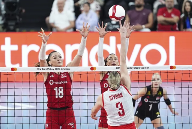 Filenin Sultanları ilk mağlubiyetini aldı! Polonya'ya 3-2 mağlup oldu: Grubu 2. tamamladık