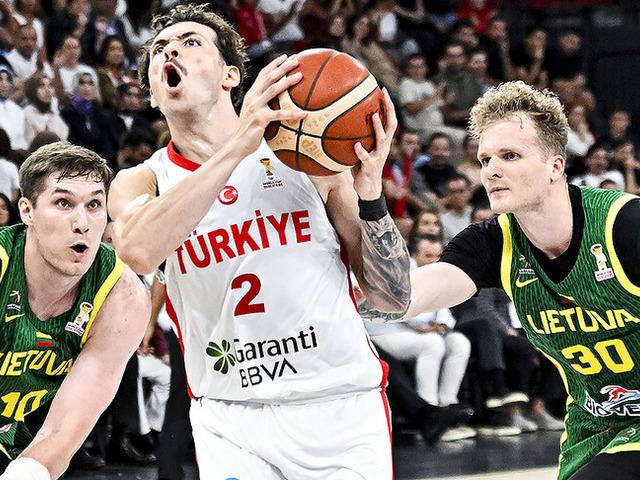 12 Dev Adam Litvanya&rsquo;yı farklı yendi!