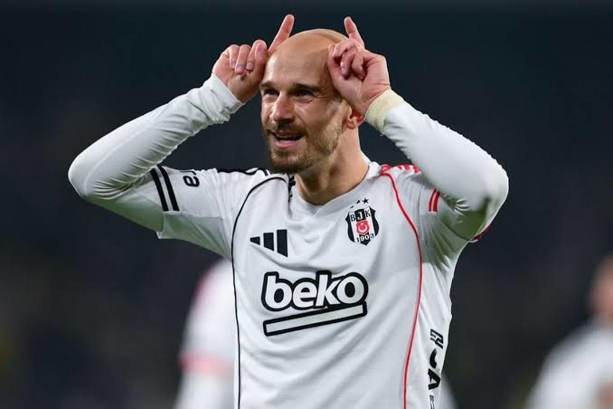 Eski takımı ısrarla geri istiyor! Beşiktaş ta yıldız isimle ayrılık yakın 2