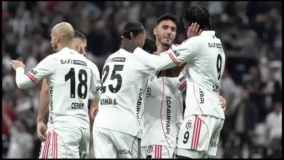 Eski takımı ısrarla geri istiyor! Beşiktaş'ta yıldız isimle ayrılık yakın - Beşiktaş (BJK) Haberleri