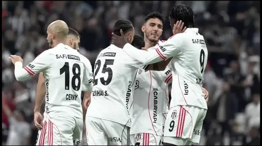 Eski takımı ısrarla geri istiyor! Beşiktaş'ta yıldız isimle ayrılık yakın