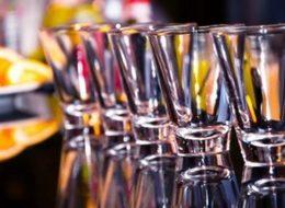 Tiryakiye kötü haber! Yerli içkiye zam ithale indirim geldi