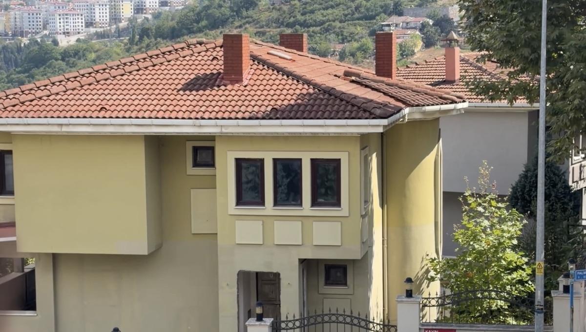 Yazar Murat Koparan, İstanbul daki villasında başından vurulmuş halde ölü bulundu 1