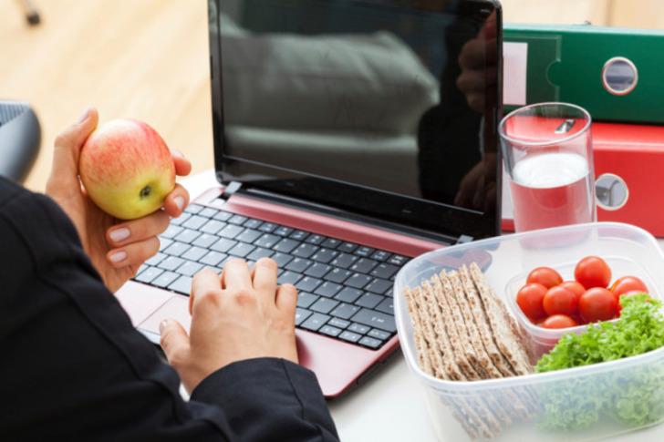 Ofis çalışanları nasıl beslenmeli? İşte ofis çalışanları için beslenme önerileri