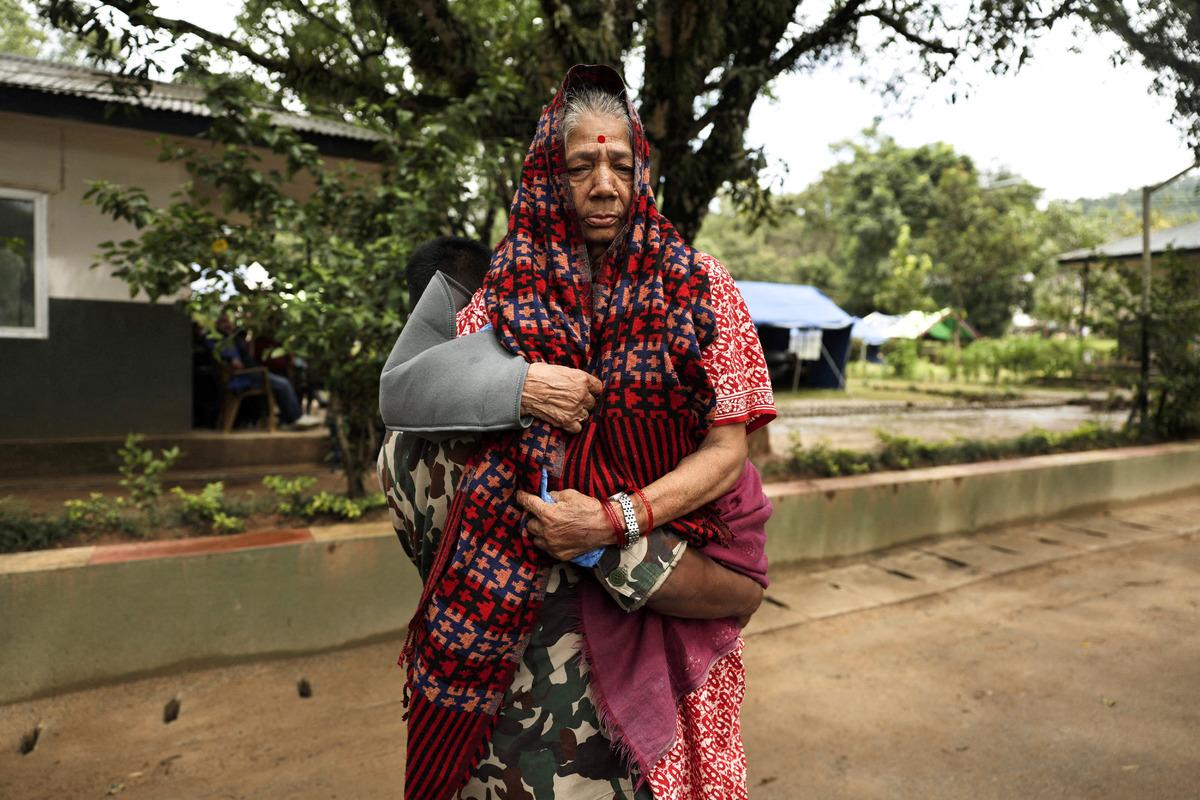 Felaketin bilançosu artıyor... Cesetler çürümeye başladı! Nepal den kan donduran görüntüler 6