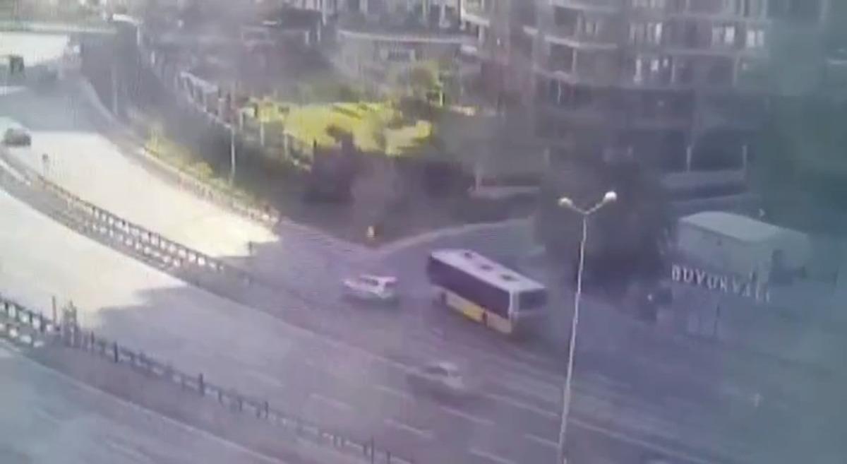 Zeytinburnu ndaki İETT otob&uuml;s&uuml; kazasında yeni gelişme! O şof&ouml;r g&ouml;zaltında 4