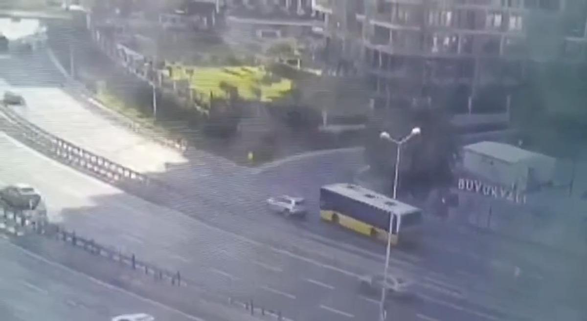 Zeytinburnu ndaki İETT otob&uuml;s&uuml; kazasında yeni gelişme! O şof&ouml;r g&ouml;zaltında 3
