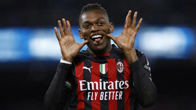 Galatasaray, Leao transferini KAP'a bildirdi!