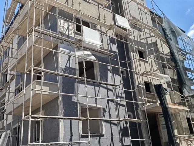 İnşaatın 3’üncü katından düşen usta yaralandı 1