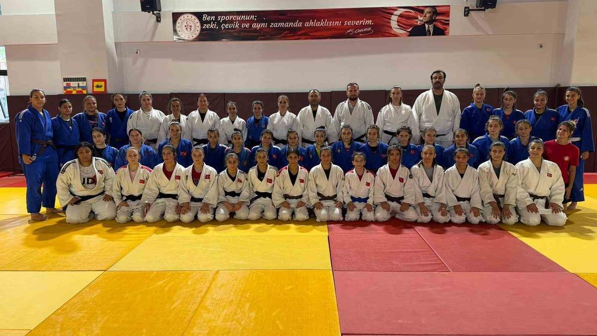 Yıldız Kadın Judo Milli Takımı, Salihli’de güç topluyor - Güncel Haberler
