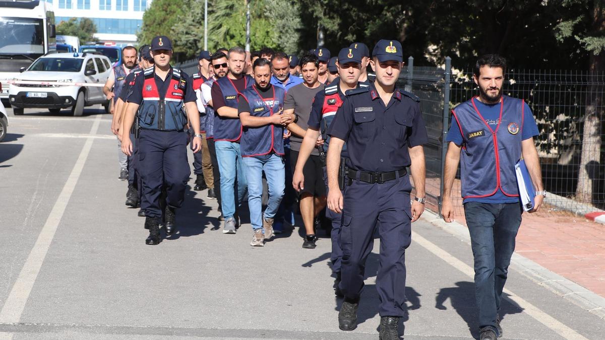 2 kişiyi kaçırıp darbettikten sonra 3 milyon lira haraç alan 7 şüpheli tutuklandı - Güncel Haberler