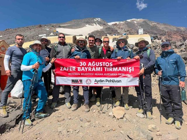 Zaferin ruhu, Ağrı Dağı’nın zirvesine taşındı 1