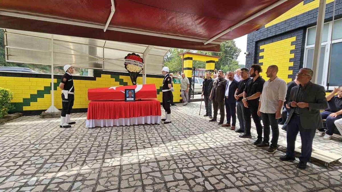 Emekli baş polis, memleketinde son yolculuğuna uğurlandı - Mynet Yaşam
