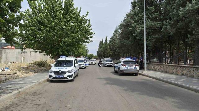 Kayıp gen&ccedil;ten ailesine bı&ccedil;aklı tehdit iddiası 1