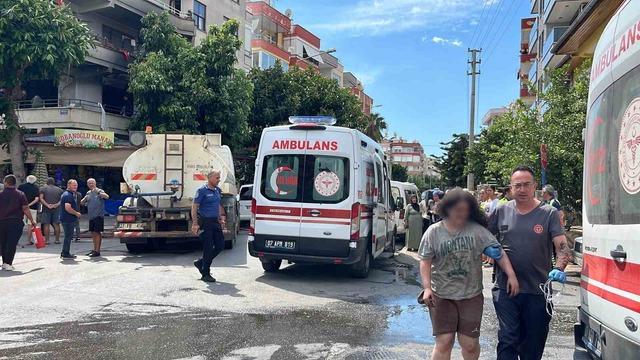 Alanya’da alevlere teslim olan dairede 3 çocuk dumandan etkilendi 2
