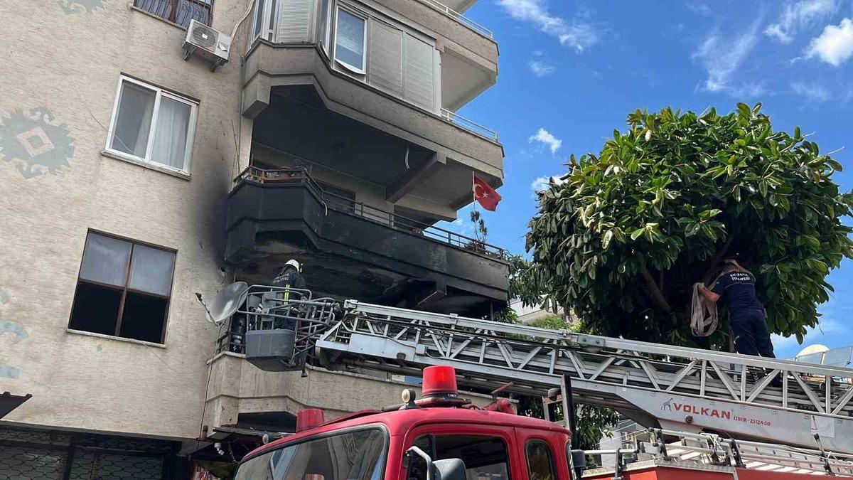 Alanya’da alevlere teslim olan dairede 3 çocuk dumandan etkilendi - Güncel Haberler