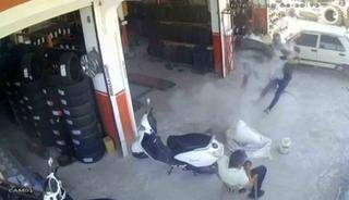 Lastik tamir sırasında bomba gibi patladı