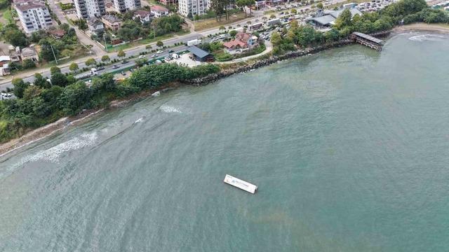 Fatsa&rsquo;da denizde s&uuml;r&uuml;klenen konteyner paniğe yol a&ccedil;tı 2