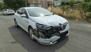 Motosiklet ile otomobil &ccedil;arpıştı: 2 yaralı