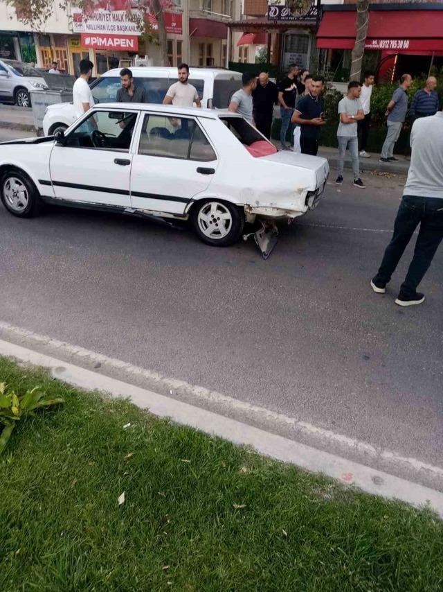 Nallıhan’da tır 2 otomobile çarptı: Yaralılar var 2