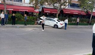 Nallıhan&rsquo;da tır 2 otomobile &ccedil;arptı: Yaralılar var
