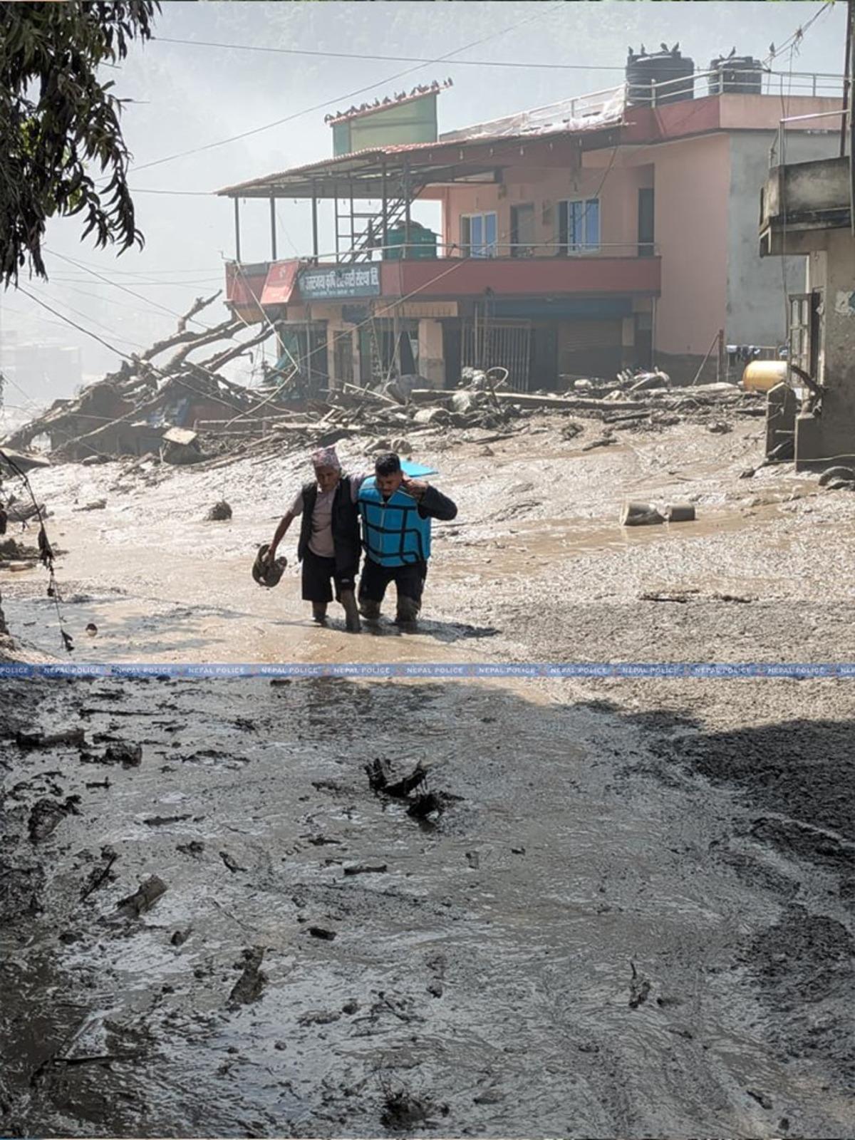 Nepal’deki sel felaketinde can kaybı 676’ya yükseldi 3