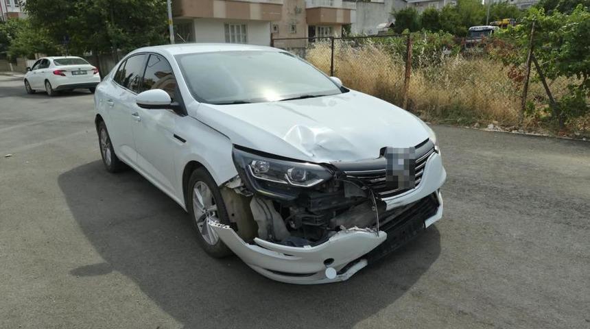 Motosiklet ile otomobil &ccedil;arpıştı: 2 yaralı