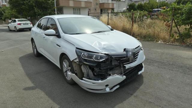 Motosiklet ile otomobil çarpıştı: 2 yaralı