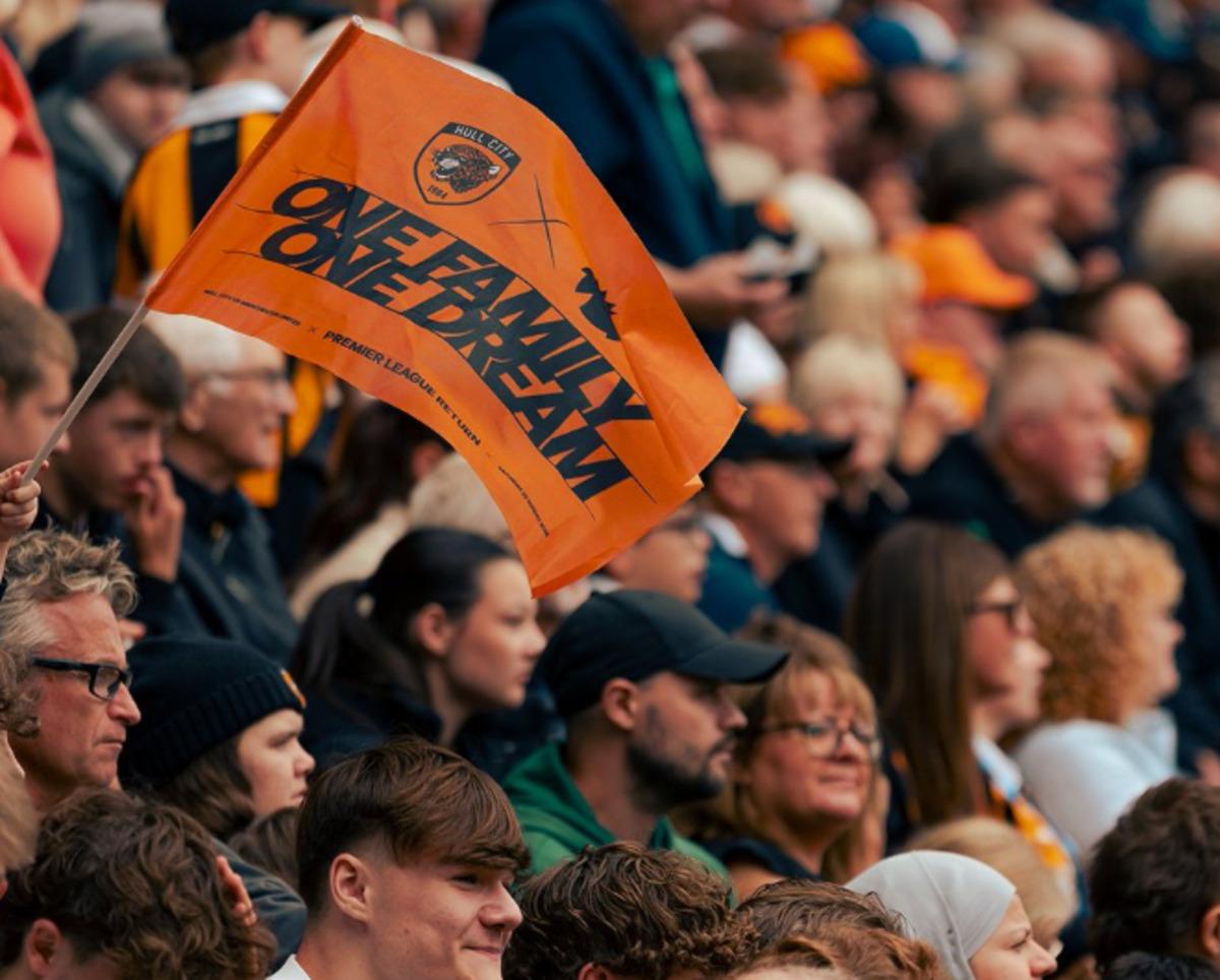 Hull City den Premier Lig e tarihi başlangı&ccedil;! Acun Ilıcalı nın takımı zirveye y&uuml;r&uuml;yor 1