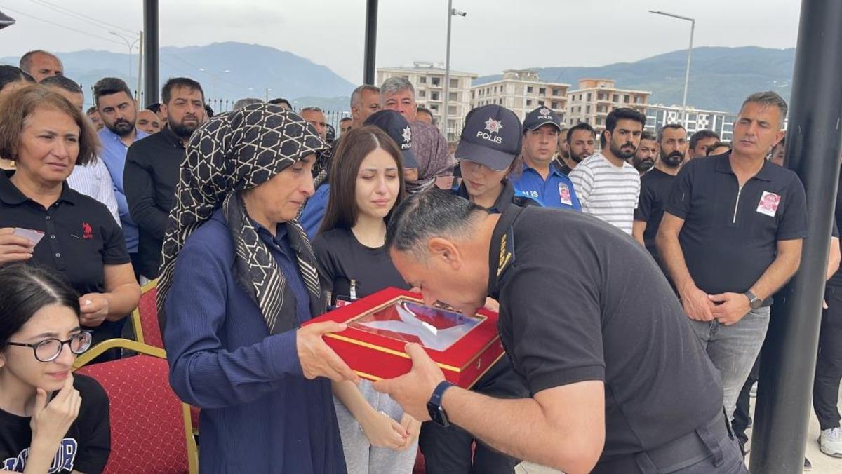 Osmaniye’de hayatını kaybeden polis memuru için tören düzenlendi 1