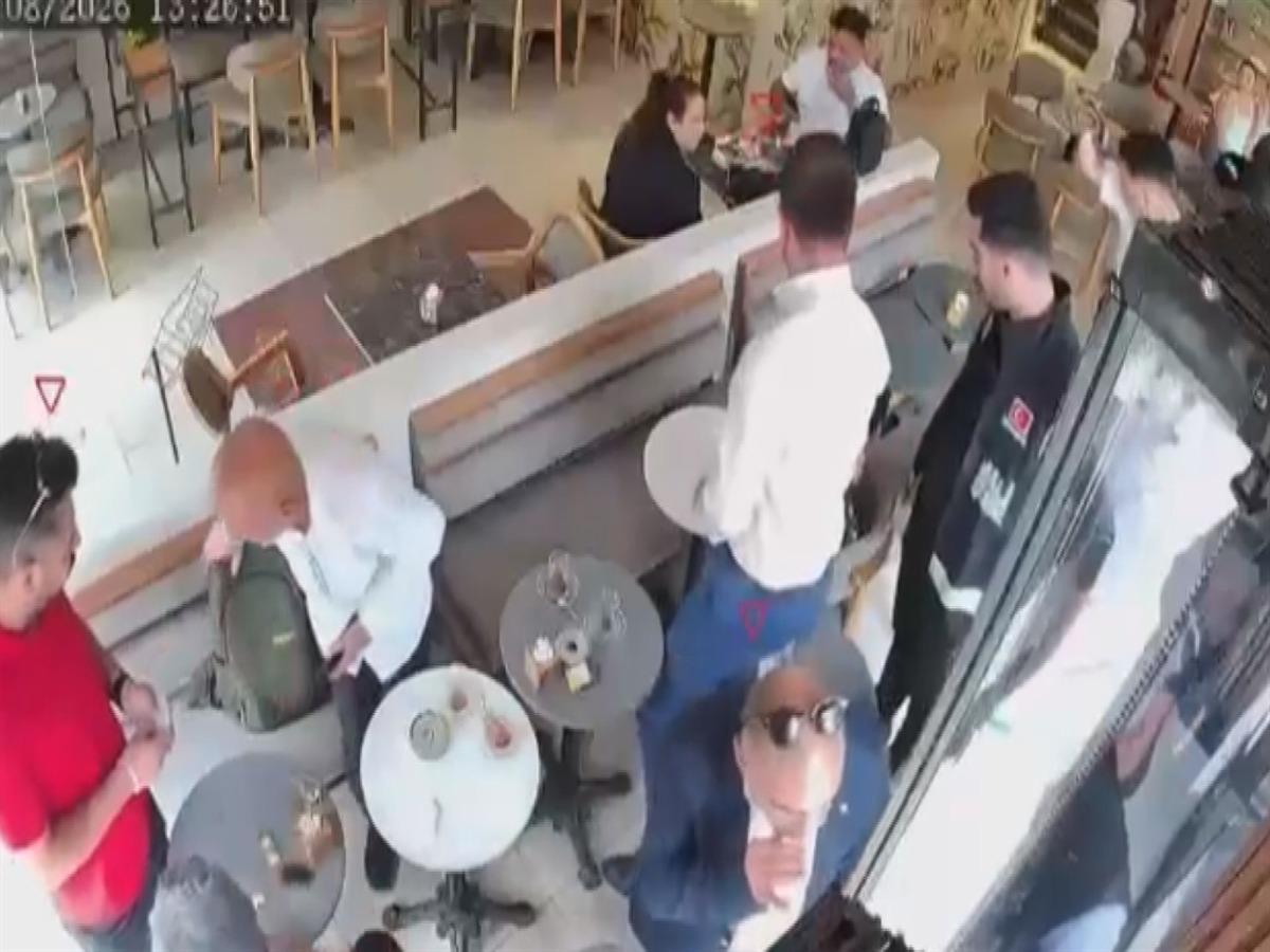 Mehmet Akif Ersoy dan tahliye vaadiyle para talep eden 1 i avukat 4 ş&uuml;pheli tutuklandı 1