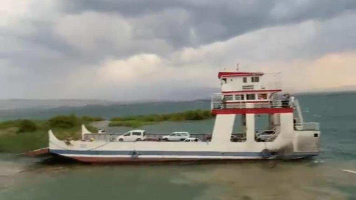 Fırtına feribotun iskeleyeye yanaşmasına izin vermedi - Güncel Haberler
