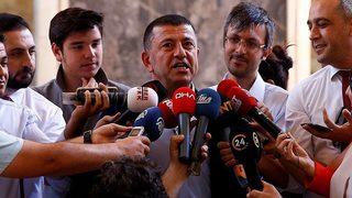 Veli Ağbaba'dan şok sözler:  İsmail Kahraman Meclis'i babasının çiftliği gibi yönetti