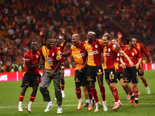 Galibiyet &uuml;&ccedil;l&uuml;s&uuml; Leao ve Batrakov'dan