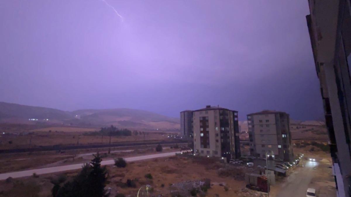 Gaziantep’te ‘şimşek fırtınası’ geceyi gündüze çevirdi - Güncel Haberler