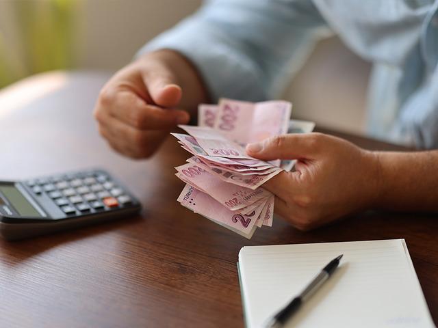 Kıdem tazminatı i&ccedil;in kritik şartı uzman isim a&ccedil;ıkladı: &Ccedil;alışanları ilgilendiriyor