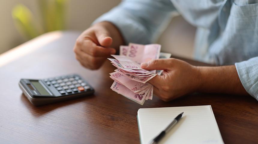 Kıdem tazminatı i&ccedil;in kritik şartı uzman isim a&ccedil;ıkladı: &Ccedil;alışanları ilgilendiriyor