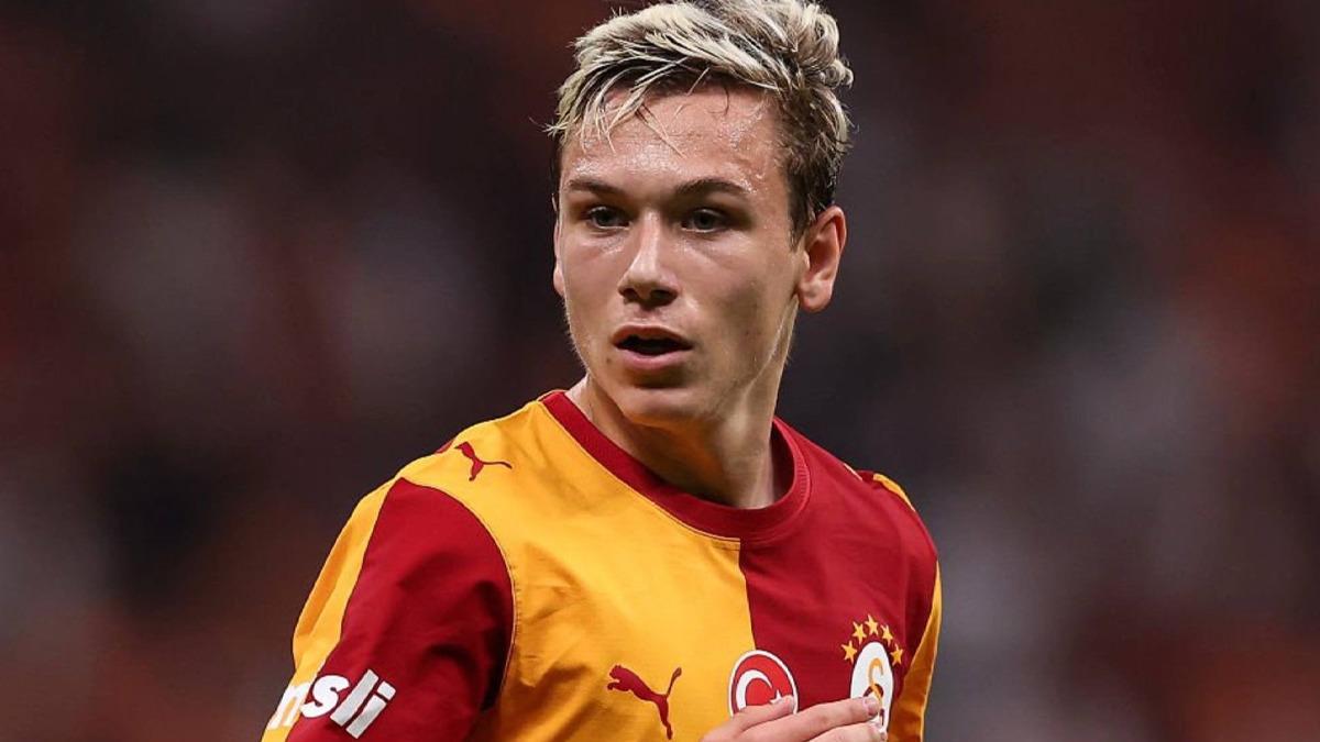 Aleksey Batrakov, Galatasaray formasıyla ilk resmi maçına çıktı - Galatasaray (GS) Haberleri
