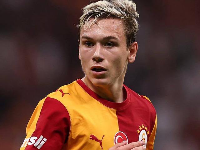 Galatasaray'ın yeni transferi ilk ma&ccedil;tan g&ouml;z doldurdu